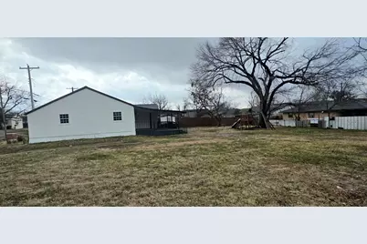 4302 Roberts Street, Greenville, TX 75401 - Photo 26
