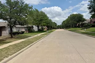 2549 Pilgrim Rest Dr, Dallas, TX 75237 - Photo 2