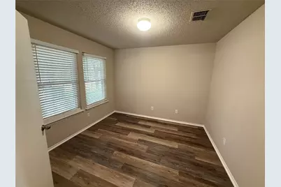 2549 Pilgrim Rest Drive, Dallas, TX 75237 - Photo 10
