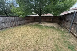 2549 Pilgrim Rest Dr, Dallas, TX 75237 - Photo 26