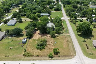 306 Denver Rd, Sunset, TX 76270 - Photo 2