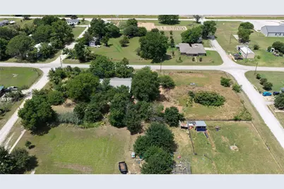 306 Denver Road, Sunset, TX 76270 - Photo 4