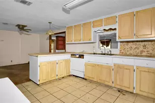 306 Denver Rd, Sunset, TX 76270 - Photo 16
