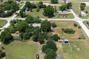 306 Denver Rd, Sunset, TX 76270 - Photo 4