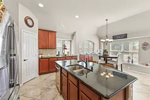 726 Celebrity Ct, Midlothian, TX 76065 - Photo 6