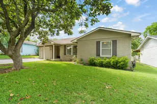 1206 Bales St, Cleburne, TX 76033 - Photo 1