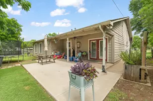 1206 Bales St, Cleburne, TX 76033 - Photo 4