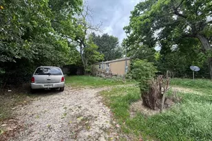 407 Magnolia St, Athens, TX 75751 - Photo 1
