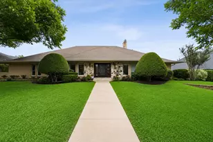 4359 Shady Bend Dr, Dallas, TX 75244 - Photo 2