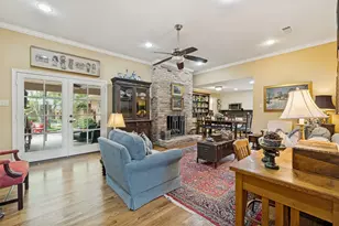 6828 Hyde Park Dr, Dallas, TX 75231 - Photo 14