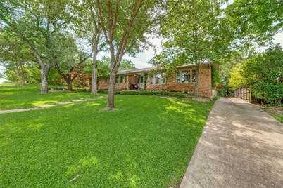 6828 Hyde Park Drive, Dallas, TX 75231 - Photo 2