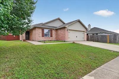 2019 Limestone Drive, Grand Prairie, TX 75052 - Photo 2