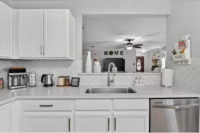 2019 Limestone Drive, Grand Prairie, TX 75052 - Photo 14