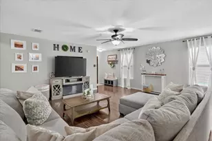 2019 Limestone Dr, Grand Prairie, TX 75052 - Photo 8