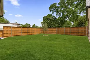 7153 Cornelia Ln, Dallas, TX 75214 - Photo 36