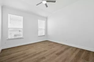 924 Charleston Ln, Savannah, TX 76227 - Photo 18