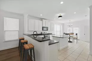924 Charleston Ln, Savannah, TX 76227 - Photo 4