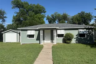 323 Hurt St, Dublin, TX 76446 - Photo 1