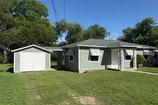 323 Hurt St, Dublin, TX 76446 - Photo 2