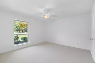 3940 Shady Hill Dr, Dallas, TX 75229 - Photo 22