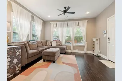911 S Adams Avenue, Dallas, TX 75208 - Photo 2