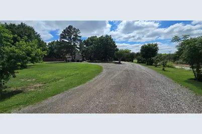 18351 Creekview Road, Sanger, TX 76266 - Photo 8