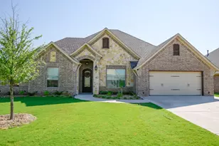 421 River Bank Ln, Granbury, TX 76049 - Photo 2