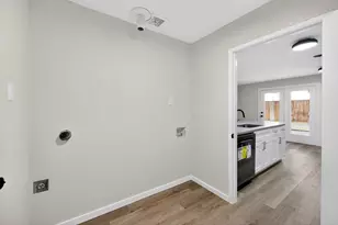 8617 Flicker Ln, Dallas, TX 75238 - Photo 22
