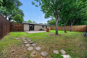 8617 Flicker Ln, Dallas, TX 75238 - Photo 30