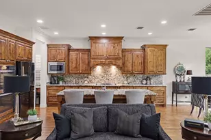 1241 Blue Lake Blvd, Arlington, TX 76005 - Photo 12