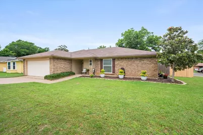4701 Elkwood Lane, Arlington, TX 76016 - Photo 2