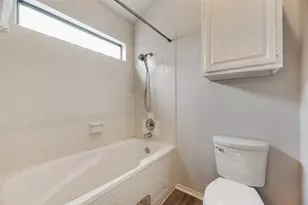 511 Ranch Trail, Irving, TX 75063 - Photo 10