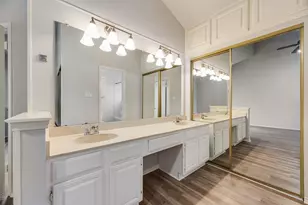 511 Ranch Trail, Irving, TX 75063 - Photo 12