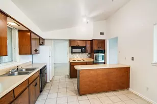 9023 Pinewood Dr, Dallas, TX 75243 - Photo 24