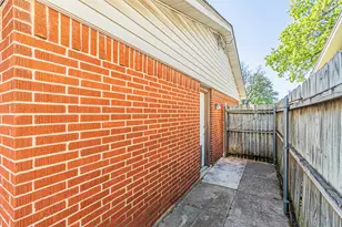 2009 Meadow Lark Ln, Irving, TX 75060 - Photo 30