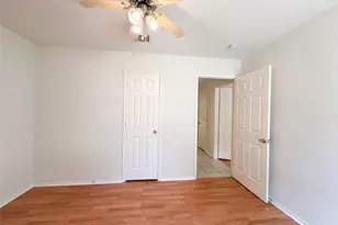 6505 Big Springs Dr, Arlington, TX 76001 - Photo 10