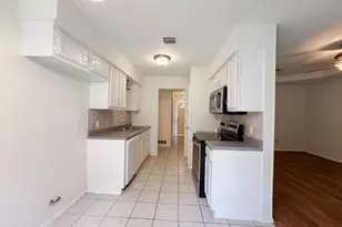 6505 Big Springs Dr, Arlington, TX 76001 - Photo 4