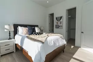 115 E Ireland Dr, Irving, TX 75062 - Photo 6