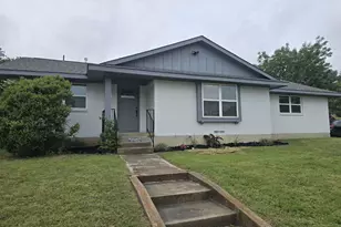 2406 Magna Vista Dr, Dallas, TX 75216 - Photo 1