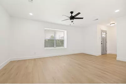 2406 Magna Vista Drive, Dallas, TX 75216 - Photo 4