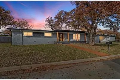 1201 NW 6th Avenue, Mineral Wells, TX 76067 - Photo 1