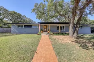 1201 NW 6th Ave, Mineral Wells, TX 76067 - Photo 2