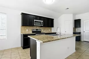 2729 Gains Mill Dr, Fort Worth, TX 76123 - Photo 4