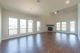 560 Thoroughbred Ave, Frisco, TX 75036 - Photo 10