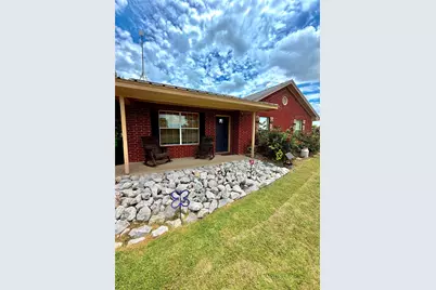 826 Gilliland Road, Springtown, TX 76082 - Photo 2