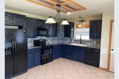 826 Gilliland Road, Springtown, TX 76082 - Photo 10