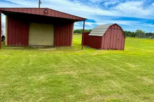 826 Gilliland Rd, Springtown, TX 76082 - Photo 14