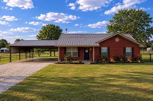 826 Gilliland Rd, Springtown, TX 76082 - Photo 1
