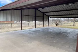 826 Gilliland Rd, Springtown, TX 76082 - Photo 8