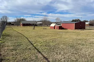 826 Gilliland Rd, Springtown, TX 76082 - Photo 18